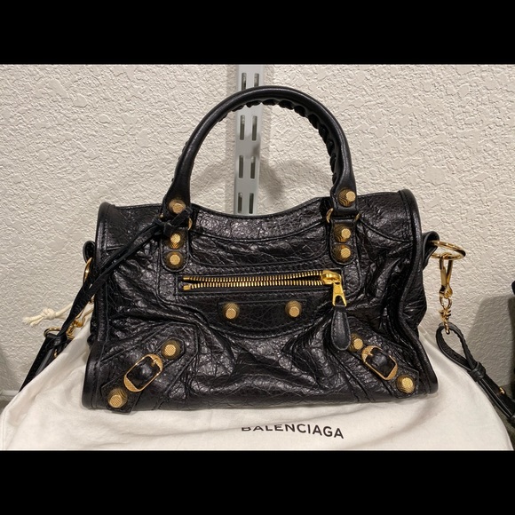 Balenciaga - Picture 1 of 6